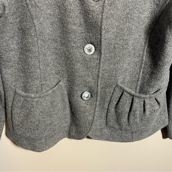 Icelandic Designs 100% Wool Jacket w/embroidered details - Picture 7 of 9